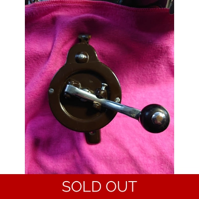 Singer 201k Brown hand crank later type title=